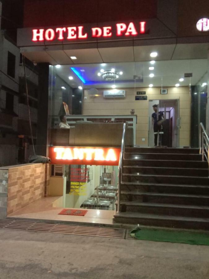 Adb Rooms Hotel De Pal Waranasi Zewnętrze zdjęcie